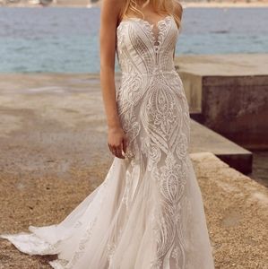 Madi Lane roza Wedding dress